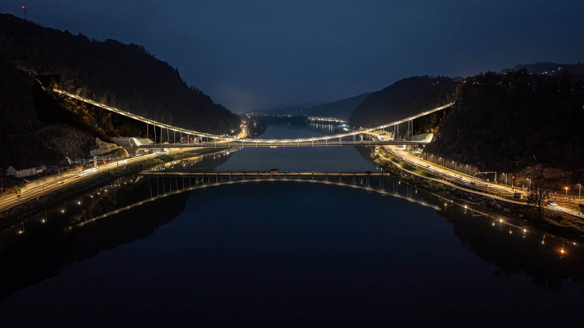 Nächtliche Silhouette der Donautalbrücke © ASFINAG