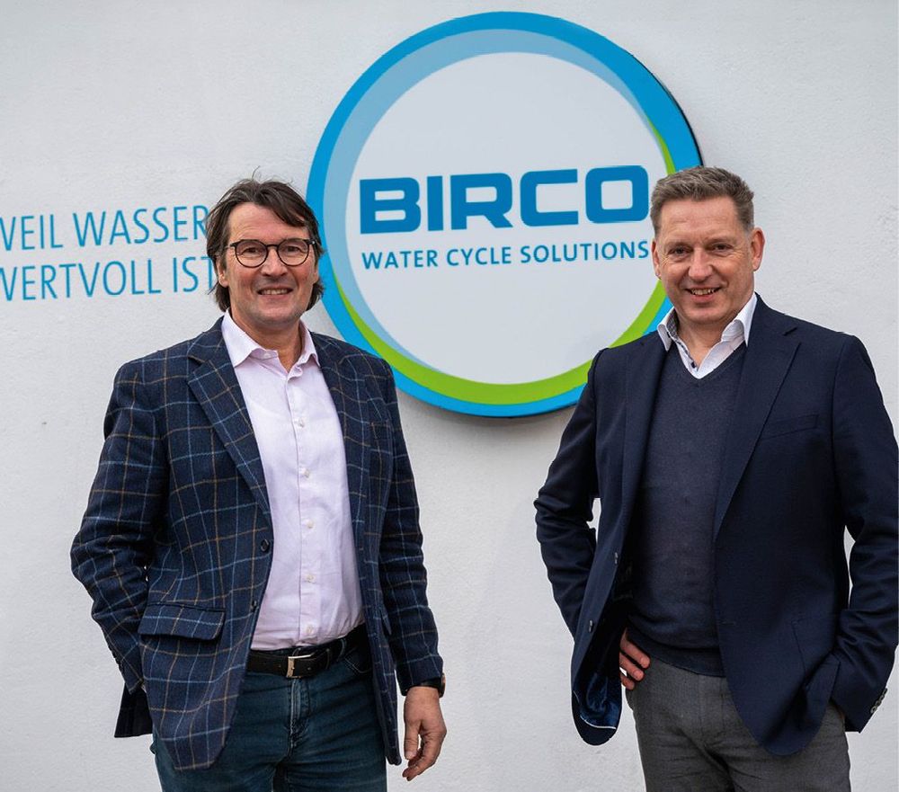 Die BIRCO-Geschäftsführung Christian Merkel und Dr. Ingo Markgraf mit neuem Logo Quelle: BIRCO GmbH