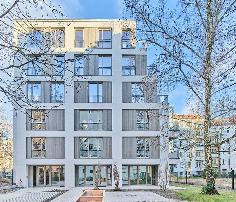 Bild 3 Inklusives Wohnhaus mit KEIM WDVS, Berlin Prinzregentenstraße – bei dem Berliner Neubau stand Nachhaltigkeit im Vordergrund, und so wurde das Gebäude in Holzständerbauweise und mit einem mineralischen Dämmsystem von KEIMFARBEN errichtet