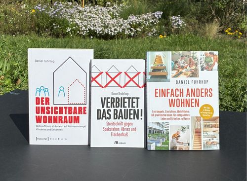 Bild 166 Tipps im Ratgeber ([7]), 100 Werkzeuge für mehr Platz in der Streitschrift ([6]) und der wissenschaftliche Hintergrund ([3]) (Quelle: Daniel Fuhrhop)