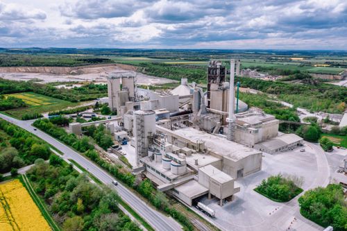 Bild 1 Das Zementwerk von Heidelberg Materials in Geseke, Deutschland